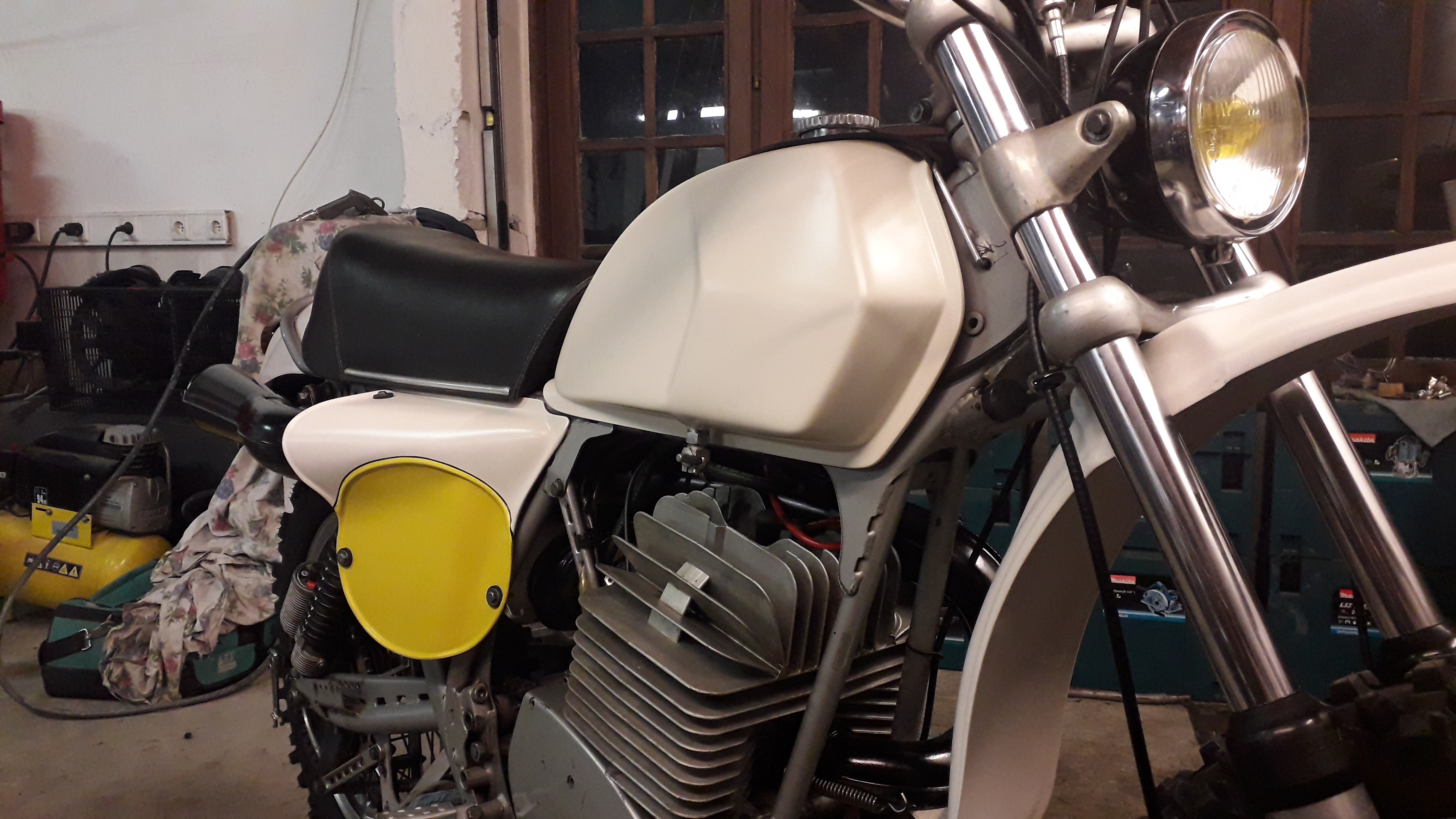 400cc 1975