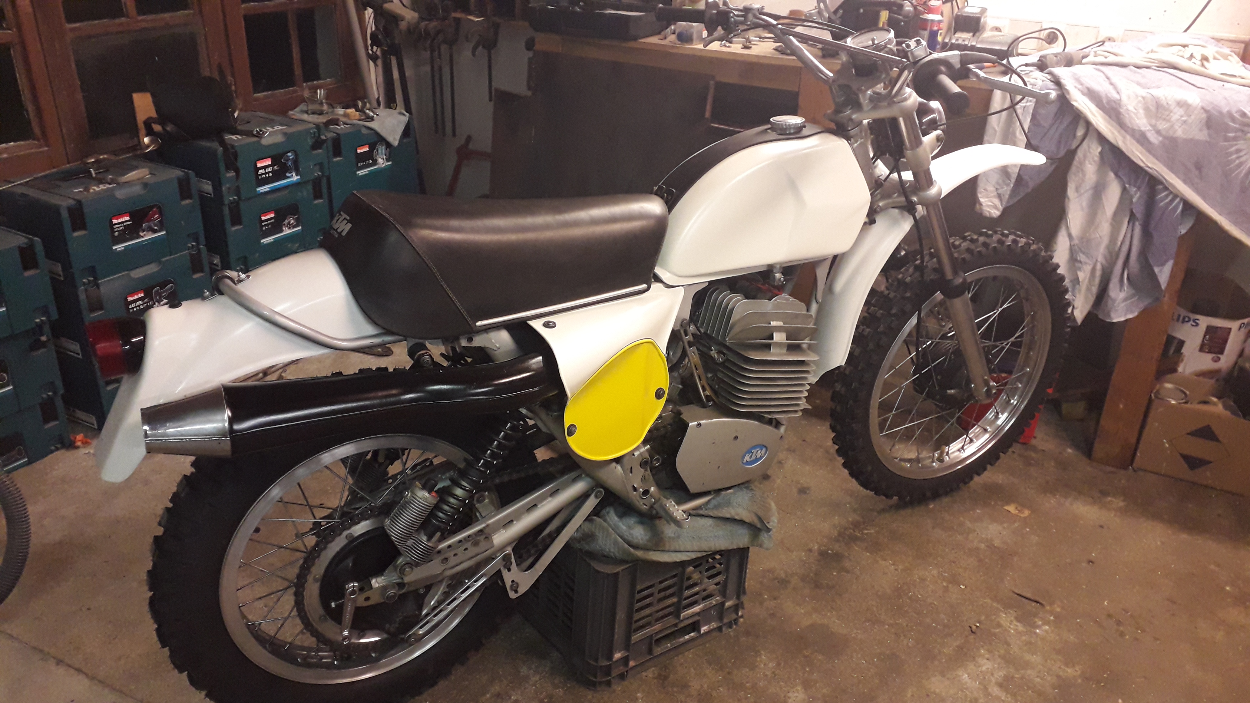400cc 1975