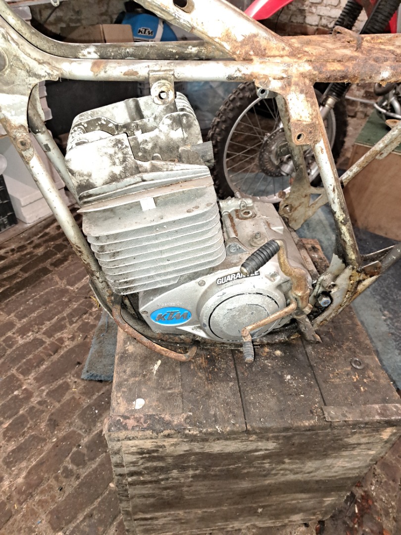 Rénovation KTM 250 ISDT 1976 du plat pays
