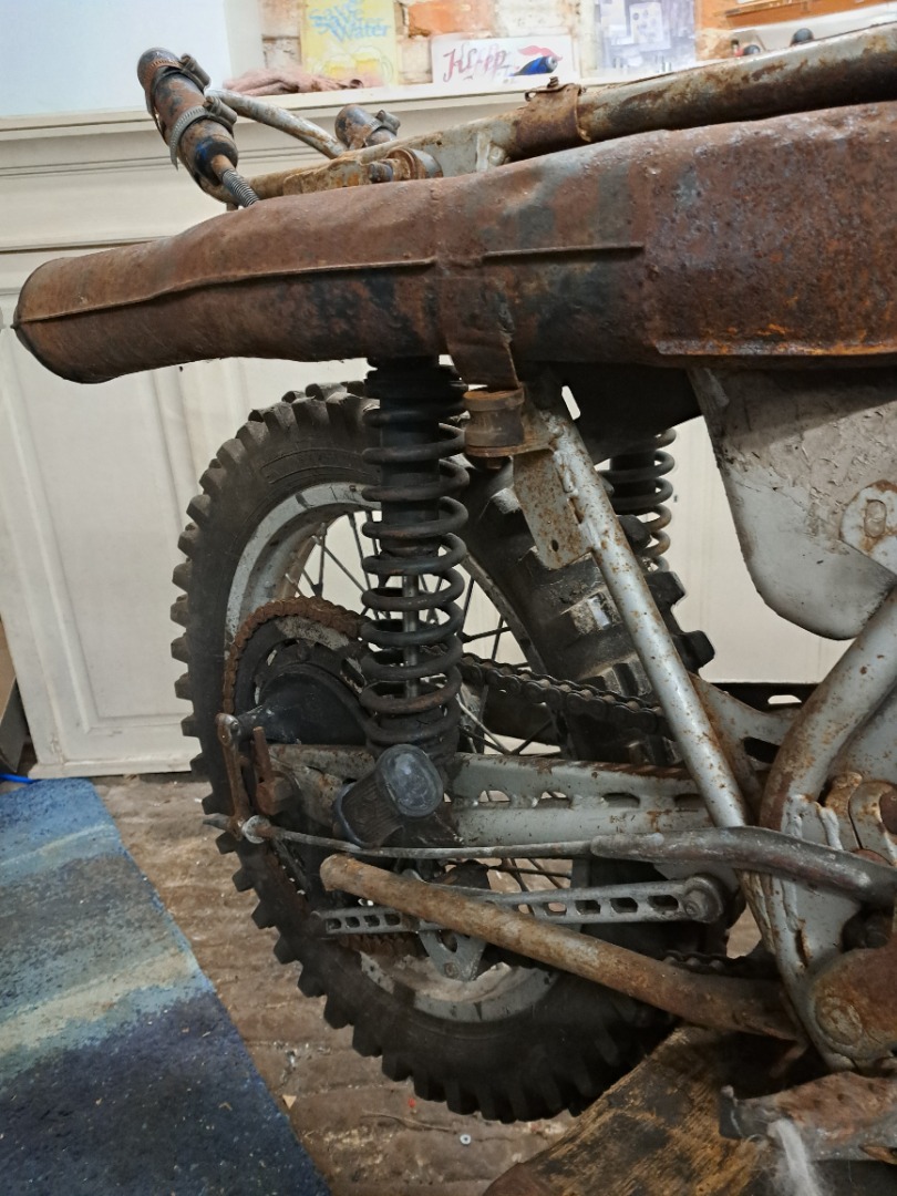 Rénovation KTM 250 ISDT 1976 du plat pays