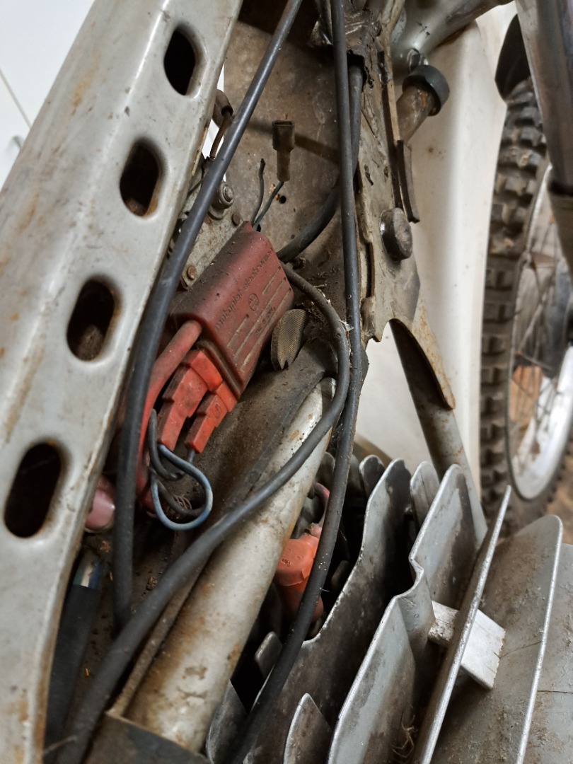 Rénovation KTM 250 ISDT 1976 du plat pays
