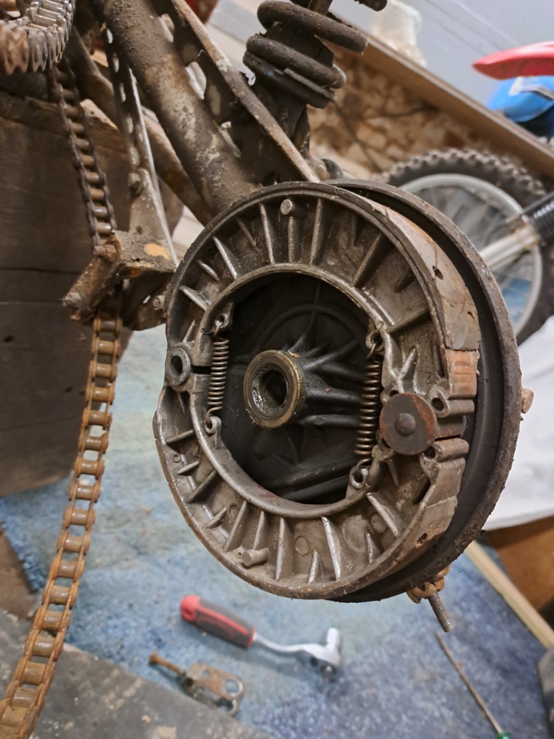 Rénovation KTM 250 ISDT 1976 du plat pays
