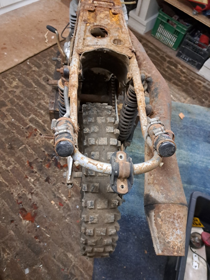 Rénovation KTM 250 ISDT 1976 du plat pays