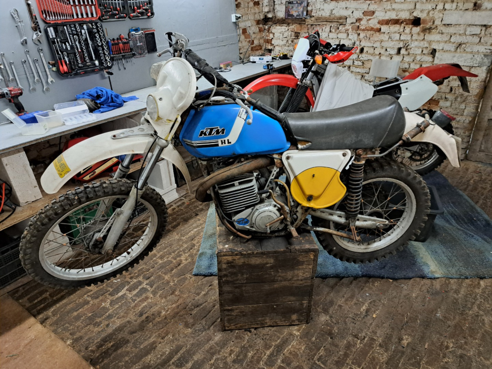 Rénovation KTM 250 ISDT 1976 du plat pays