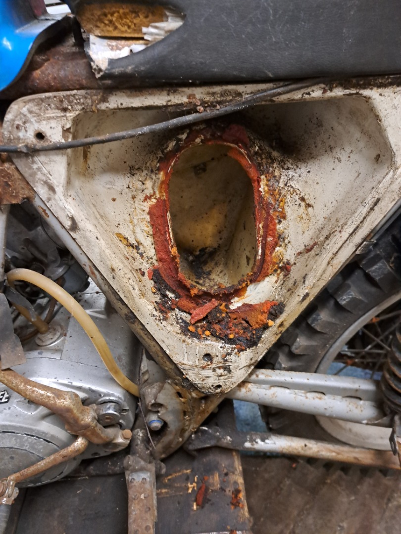 Rénovation KTM 250 ISDT 1976 du plat pays
