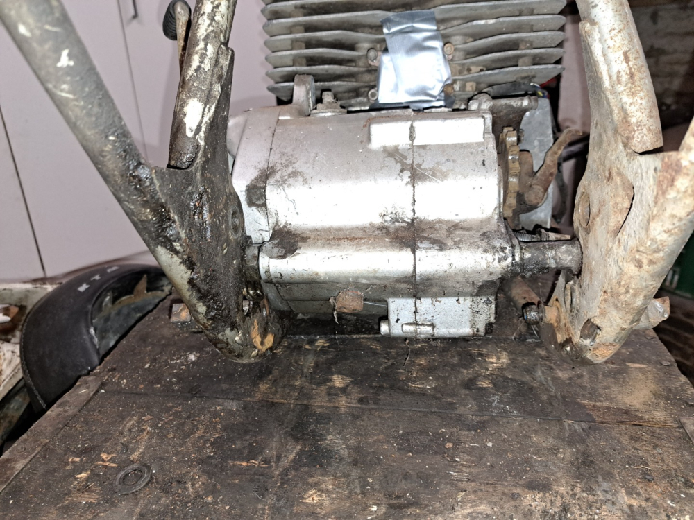 Rénovation KTM 250 ISDT 1976 du plat pays