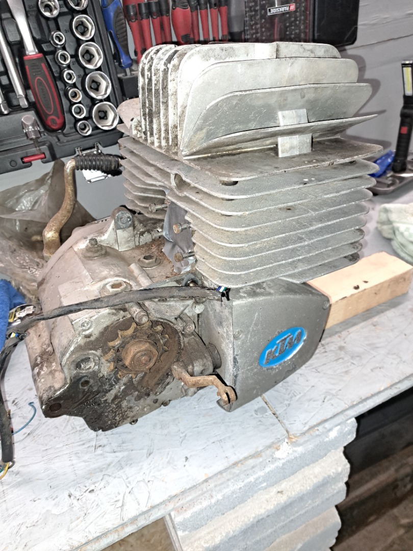 Rénovation KTM 250 ISDT 1976 du plat pays
