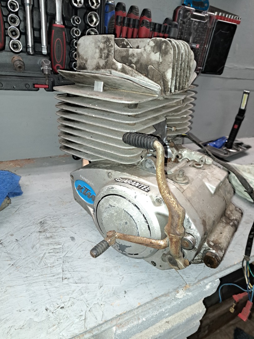 Rénovation KTM 250 ISDT 1976 du plat pays