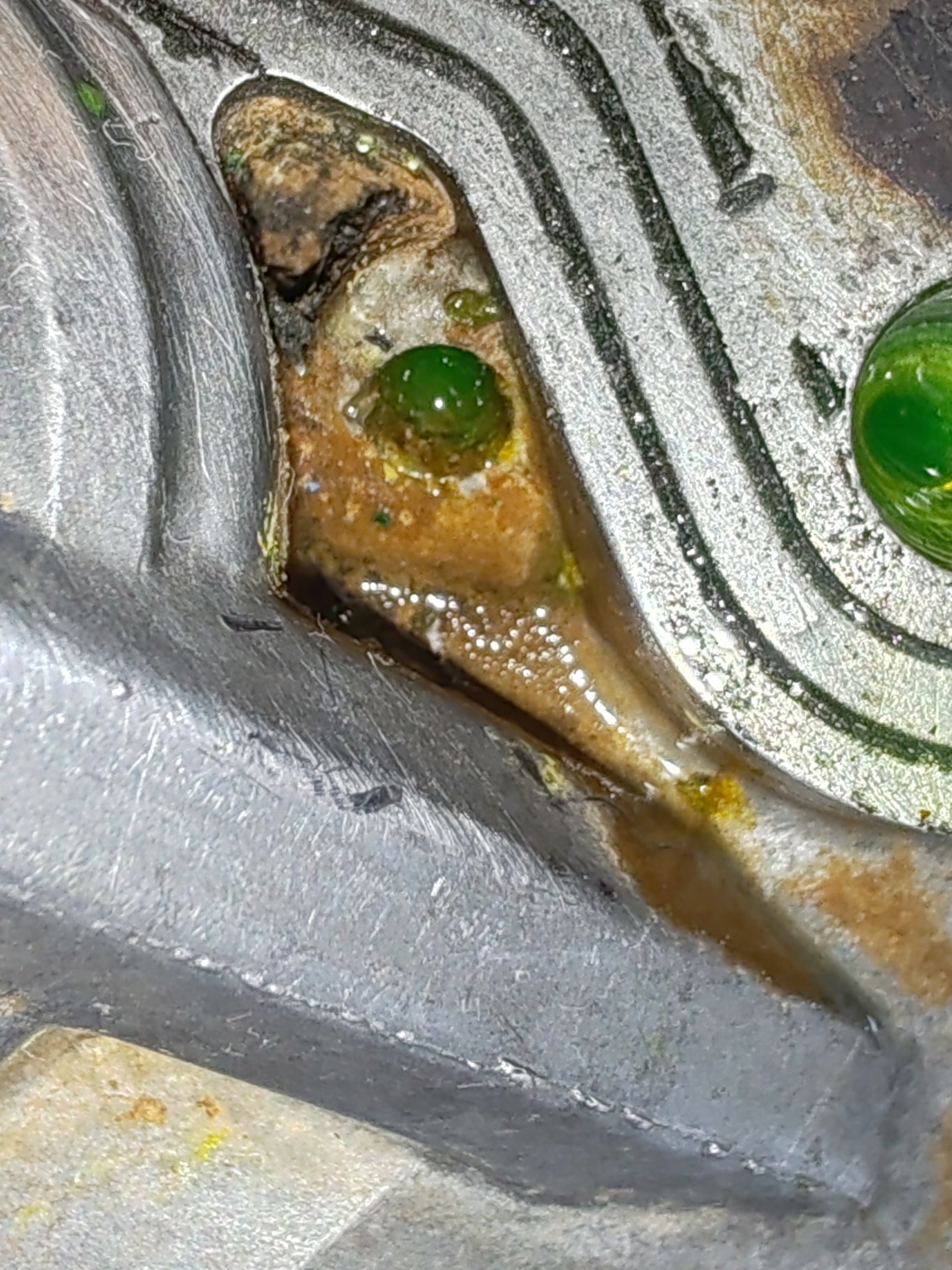 Fuite de liquide de refroidissement au niveau de la pompe à eau