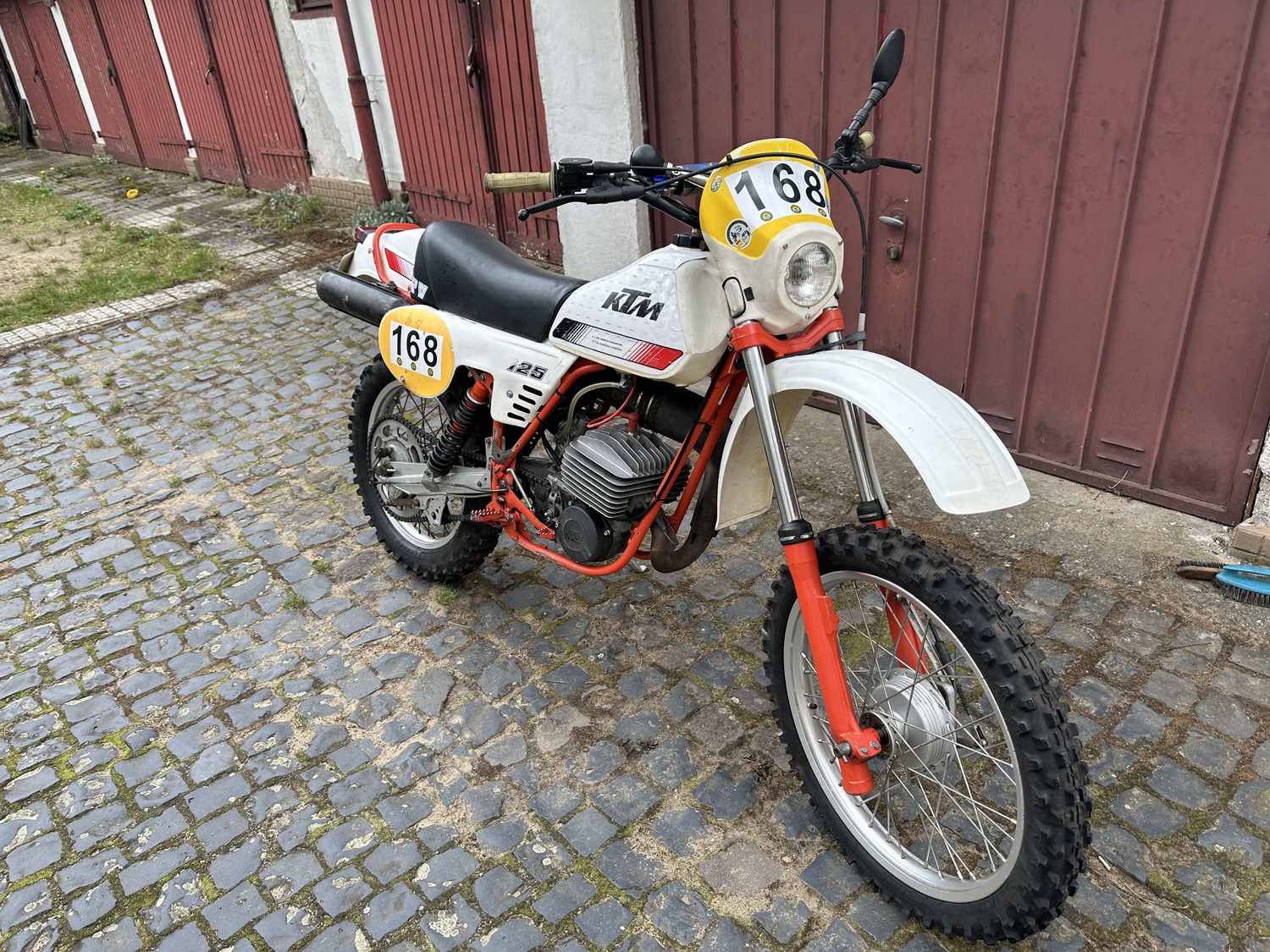 Une petite 125 RVGS de 1980
